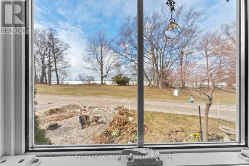 12 Iroquois Lane — photo 16 of 40