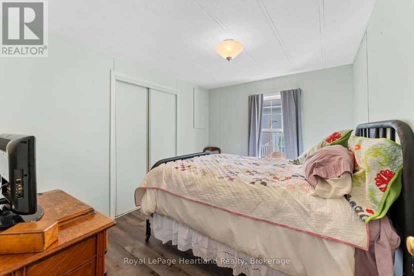 12 Iroquois Lane — photo 18 of 40