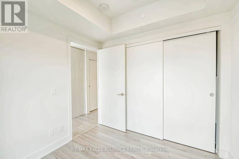 1002 - 8 Cumberland Street — photo 21 of 40
