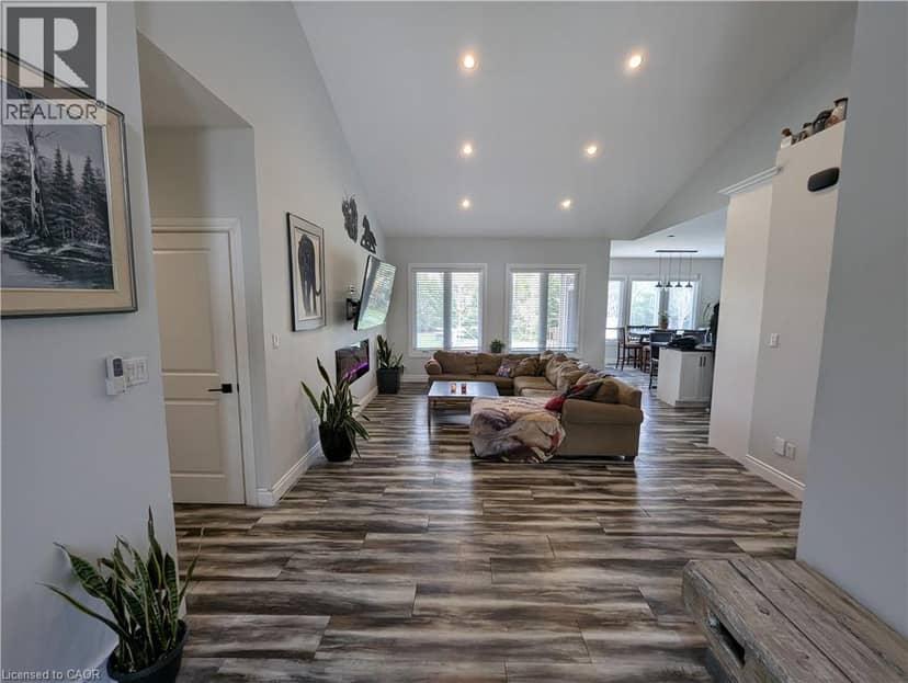38812 VIENNA Street — photo 2 of 22
