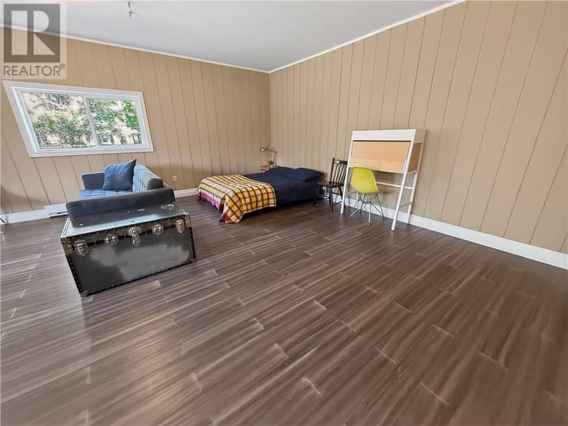 76 Lilly Crescent — photo 17 of 40