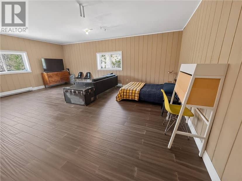 76 Lilly Crescent — photo 18 of 40