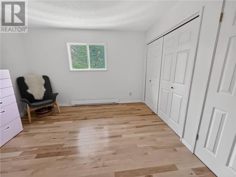 76 Lilly Crescent — photo 27 of 40