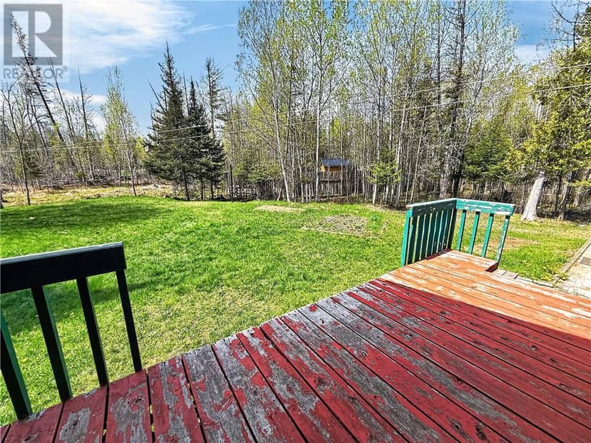 76 Lilly Crescent — photo 36 of 40
