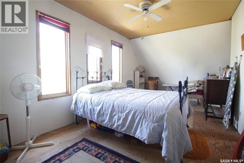 18 Elm AVENUE — photo 15 of 16