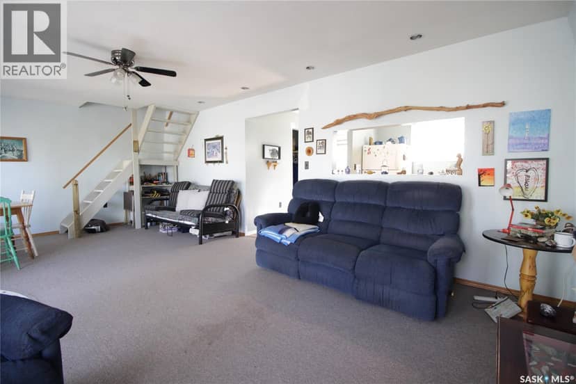 18 Elm AVENUE — photo 4 of 16