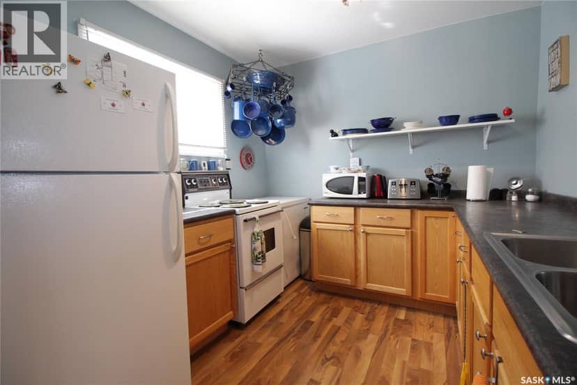18 Elm AVENUE — photo 7 of 16