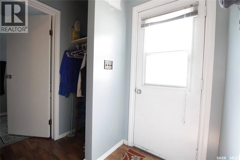 18 Elm AVENUE — photo 9 of 16