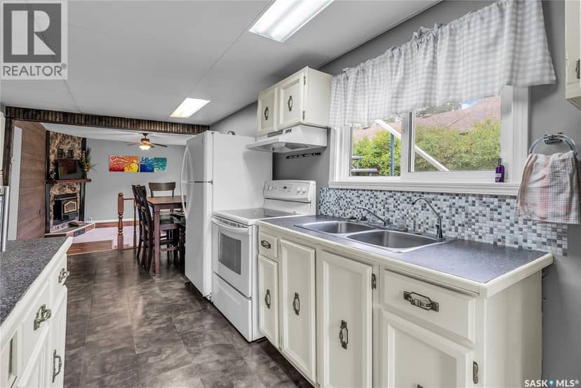 116 Foster STREET — photo 6 of 40