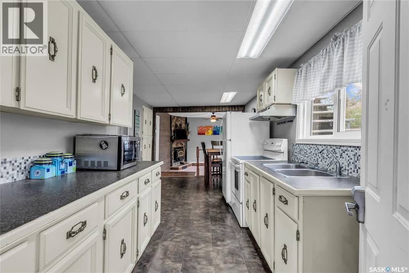 116 Foster STREET — photo 7 of 40