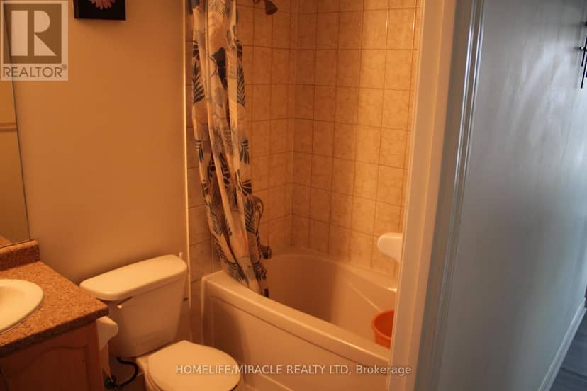 1608 - 88 Grangeway Avenue — photo 21 of 40