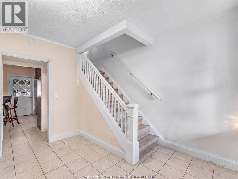 836 Elliott — photo 3 of 18