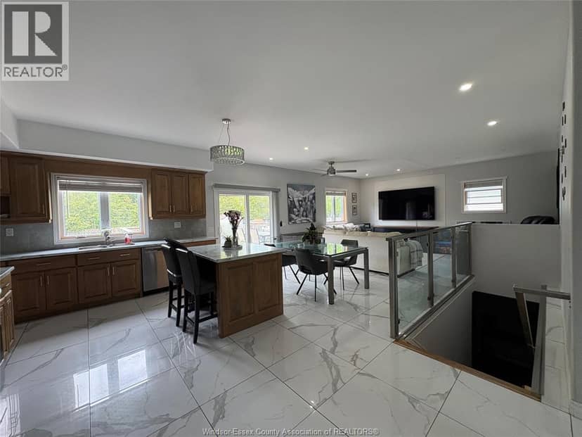 21107 McLean Road, Wheatley, photo 7