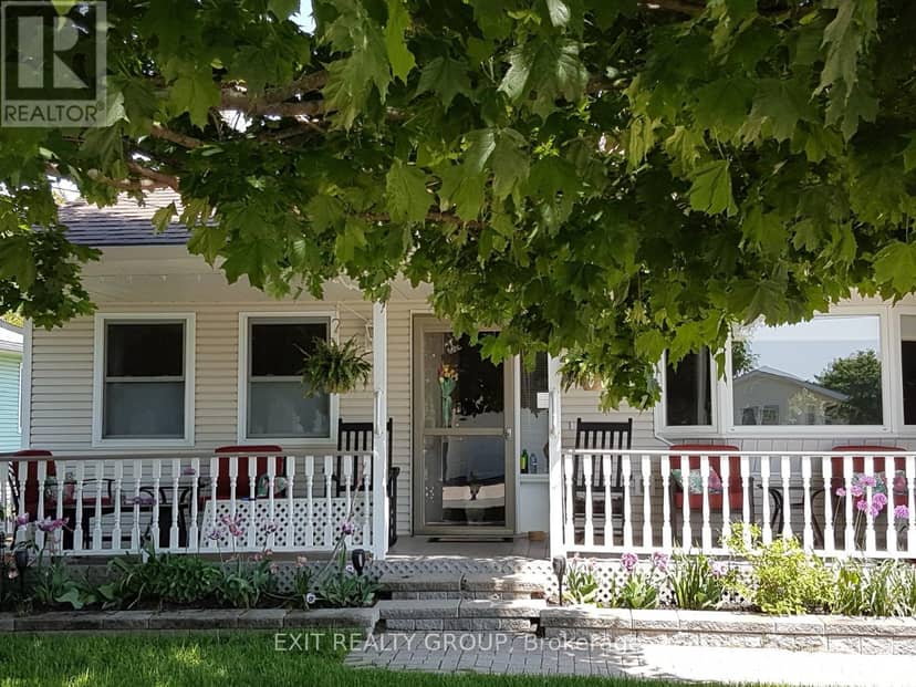 1 Quaker Court, Prince Edward County, photo 2