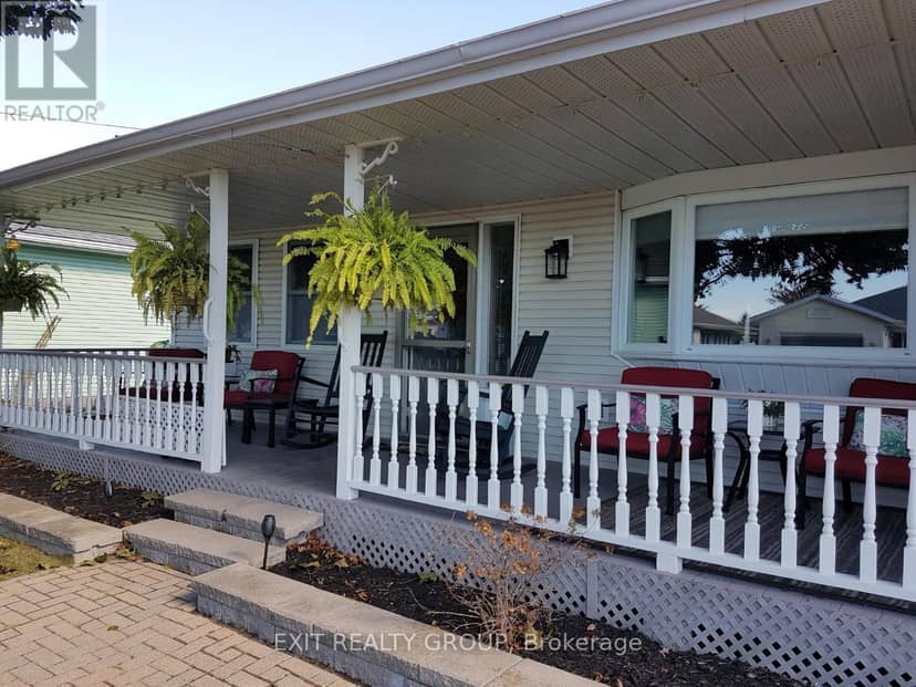 1 Quaker Court, Prince Edward County, photo 3