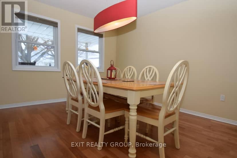 1 Quaker Court, Prince Edward County, photo 7