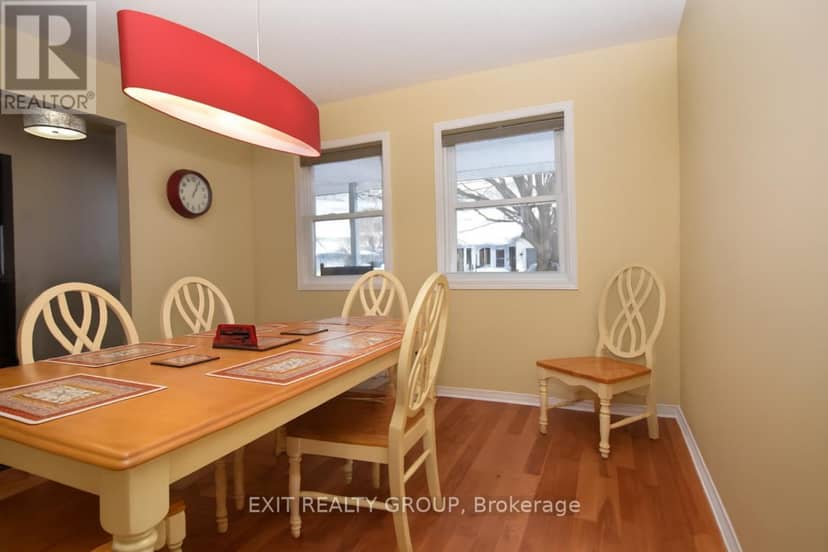 1 Quaker Court, Prince Edward County, photo 8