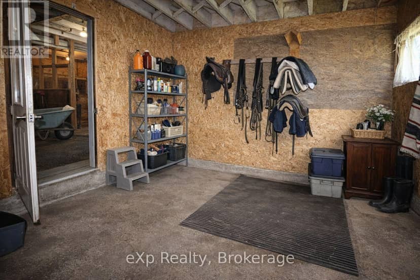 125 Lake Drive — photo 15 of 40