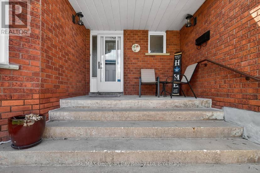 100 Peel Street — photo 3 of 40