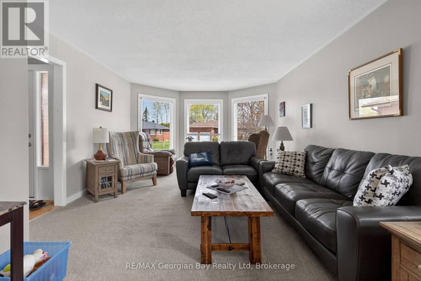 100 Peel Street — photo 7 of 40