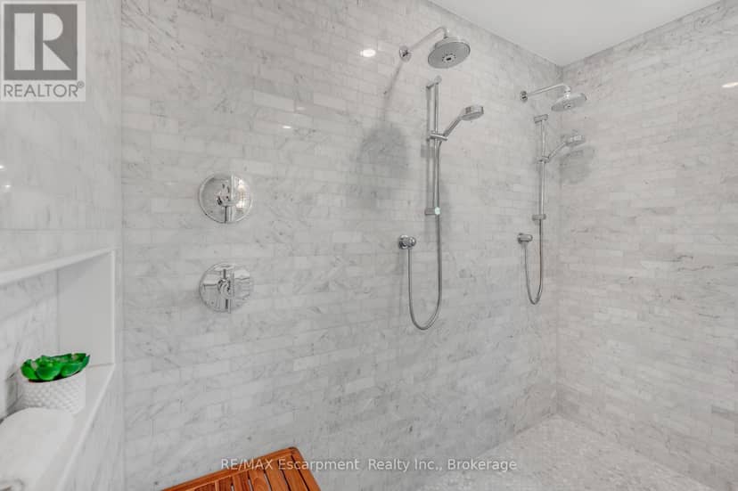 2092 Highway 6 — photo 25 of 40