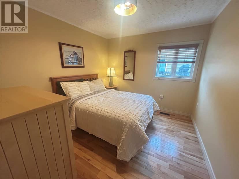 6 Woodcrest Avenue — photo 10 of 40
