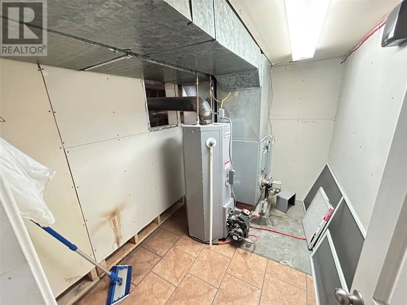 6 Woodcrest Avenue — photo 33 of 40