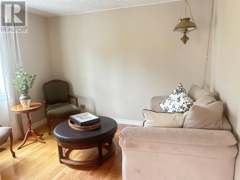 6 Woodcrest Avenue — photo 6 of 40