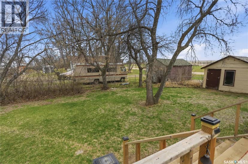 210 Railway AVENUE — photo 11 of 40