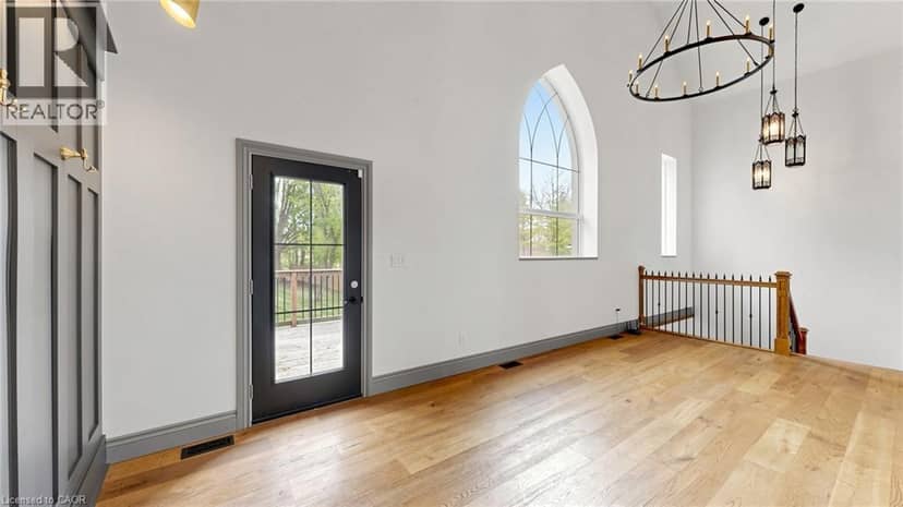 41 TALBOT Road — photo 12 of 38