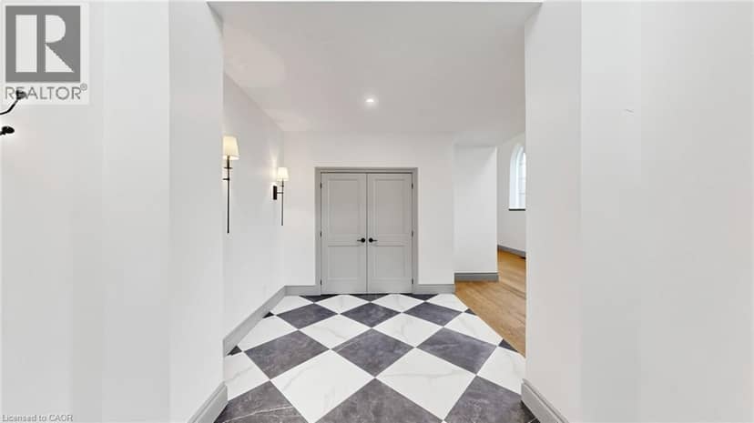 41 TALBOT Road — photo 3 of 38