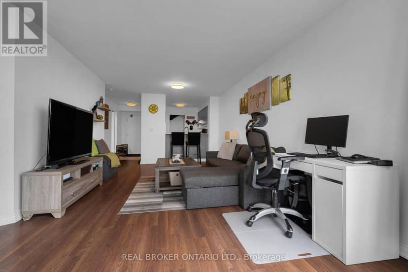 704 - 140 Dunlop Street E — photo 8 of 27