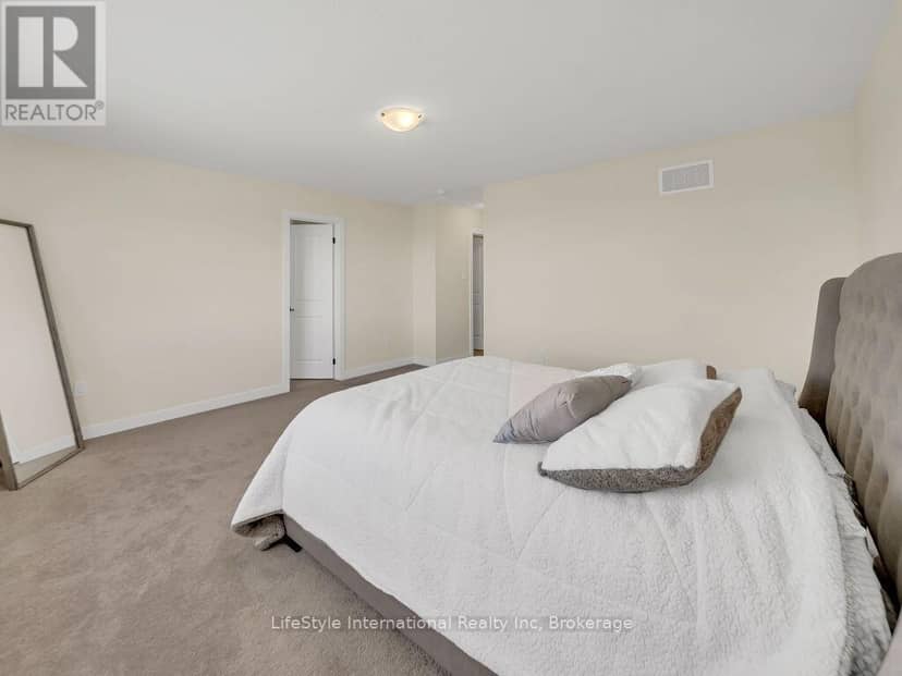 24 Hutchison Road — photo 19 of 39