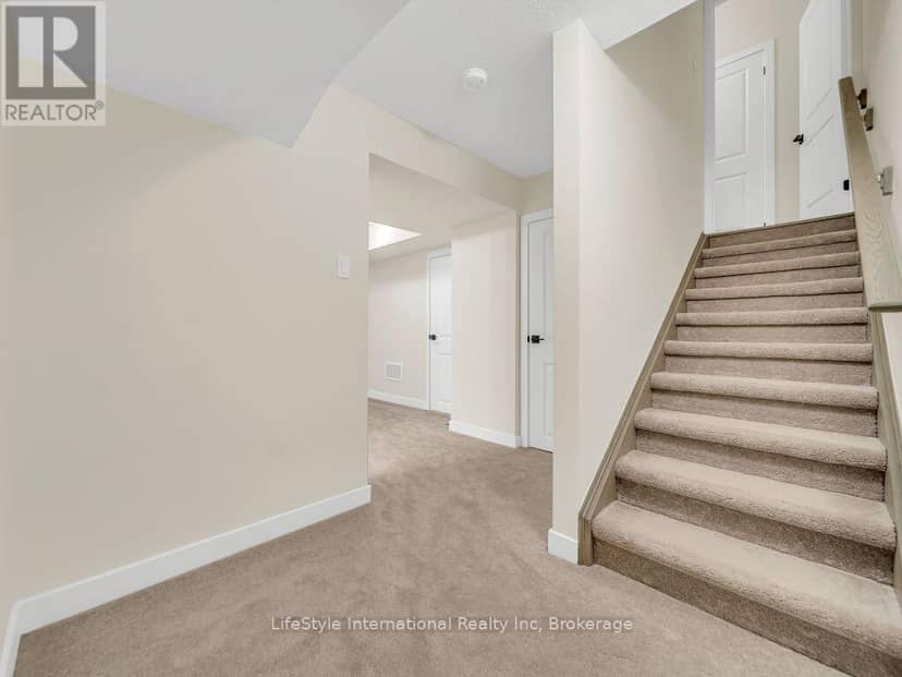 24 Hutchison Road — photo 32 of 39