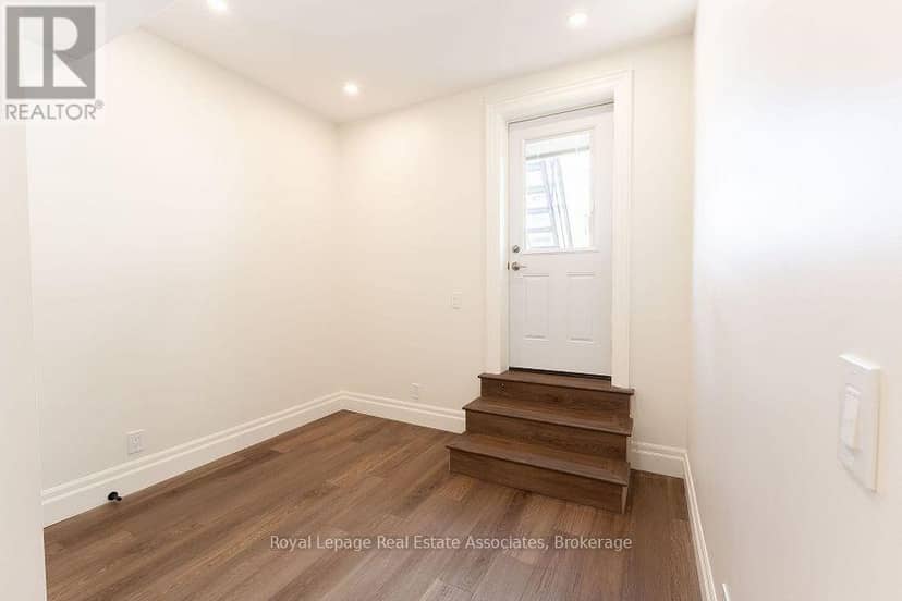 54 / 56 Stewart Street — photo 18 of 40