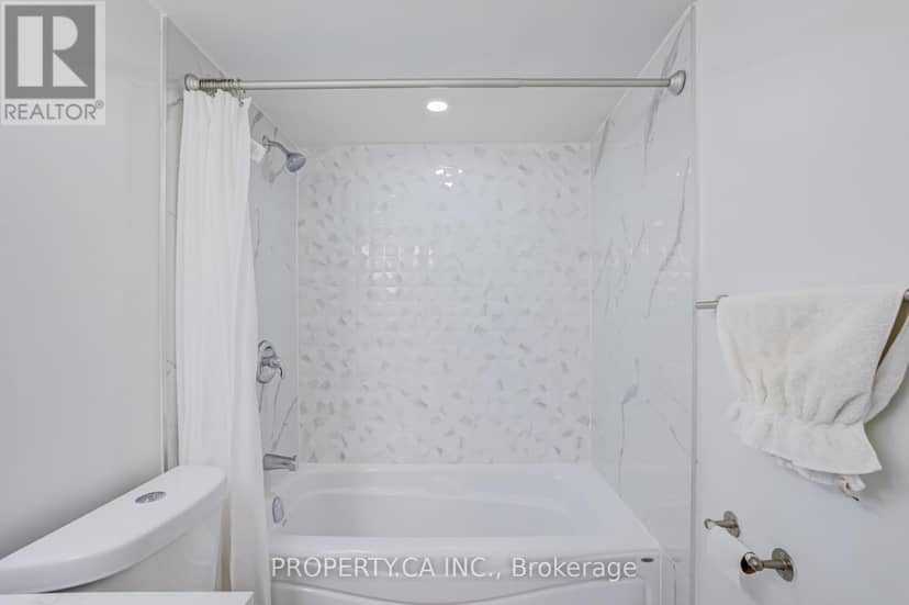 109 - 966 Inverhouse Drive — photo 12 of 40