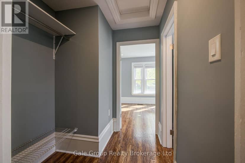 155 Vansittart Avenue — photo 15 of 40