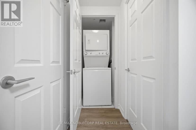 624 - 15 James Finlay Way — photo 32 of 40