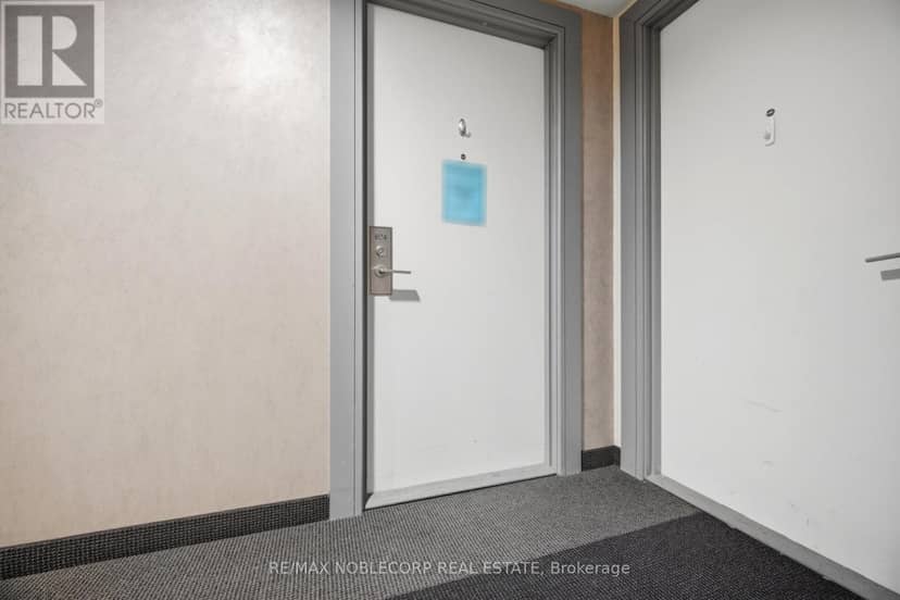 624 - 15 James Finlay Way — photo 5 of 40