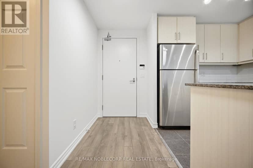624 - 15 James Finlay Way — photo 6 of 40