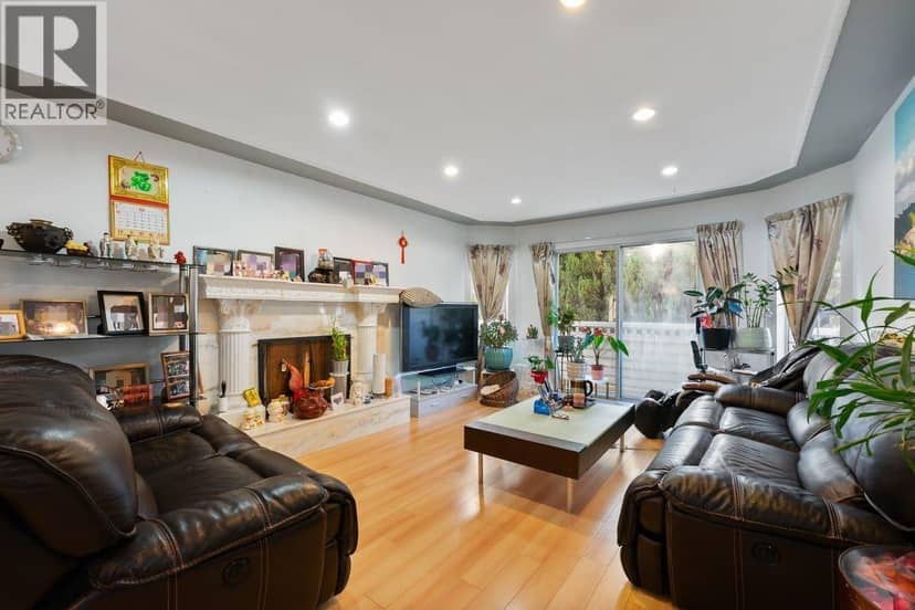 2663 E 41ST AVENUE, Vancouver, photo 2
