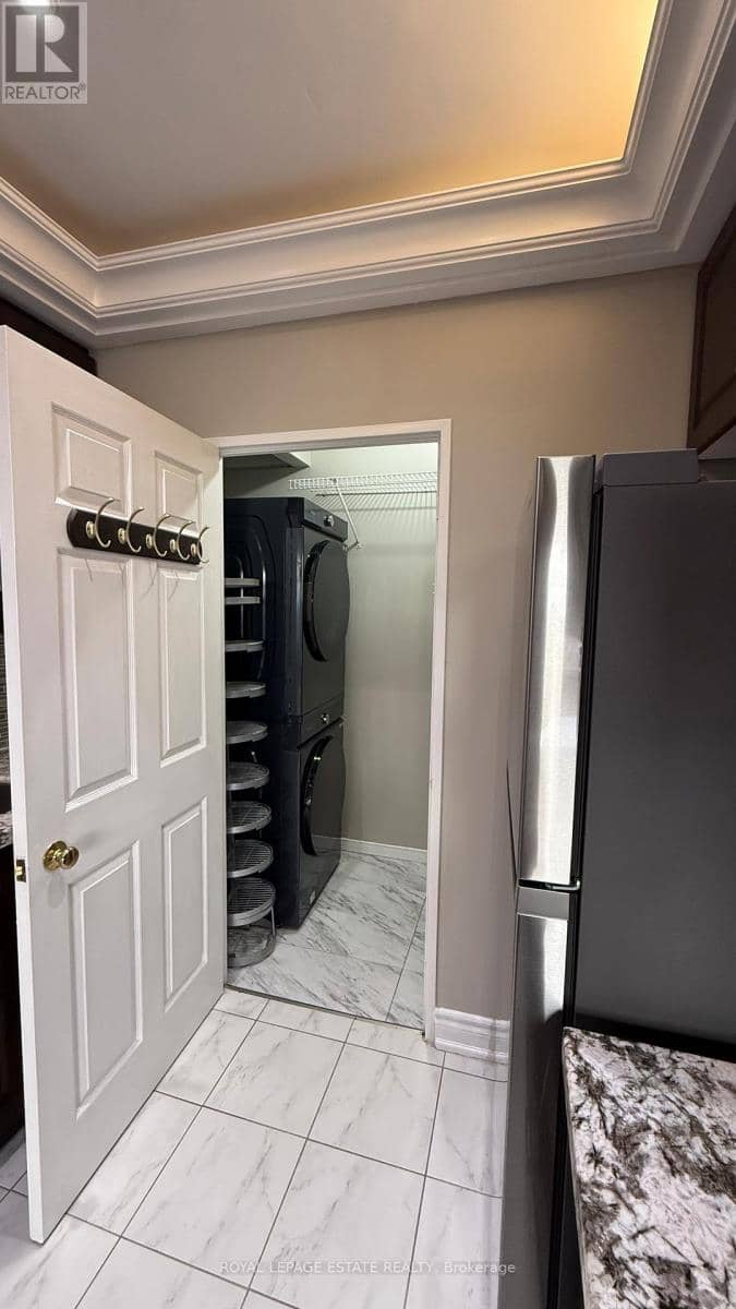 PH3 - 280 Simcoe Street — photo 9 of 12