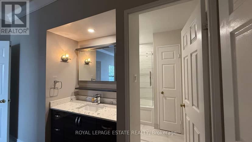 PH3 - 280 Simcoe Street — photo 4 of 12