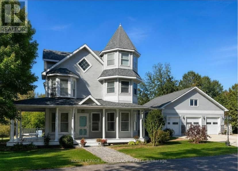 25 Prinyers Cove Crescent, Prince Edward County