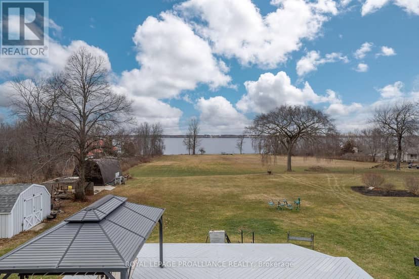 25 Prinyers Cove Crescent, Prince Edward County, photo 3