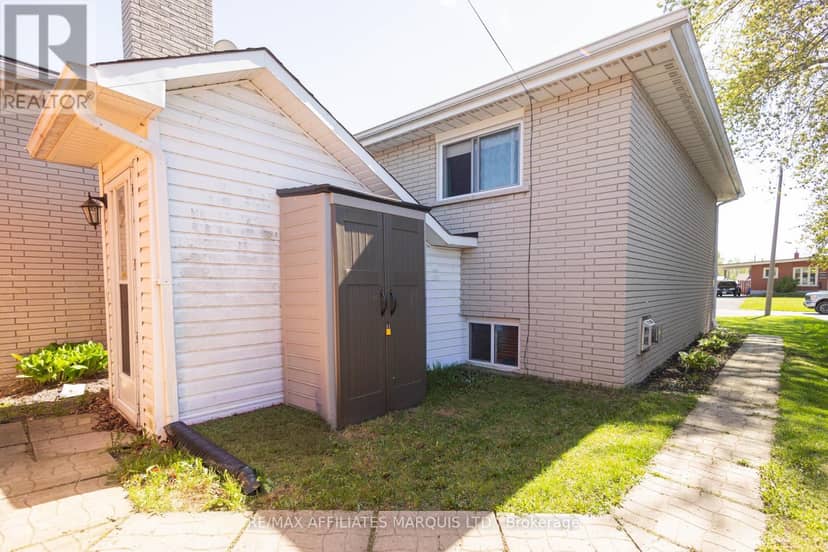 420 Beach Avenue — photo 38 of 40