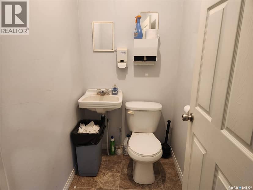 705 Main STREET — photo 35 of 40