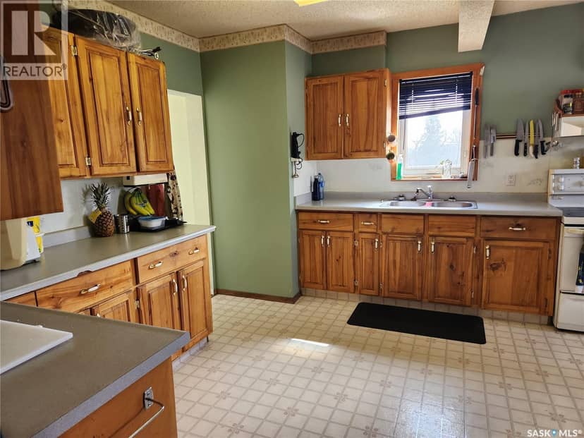 705 Main STREET — photo 2 of 40