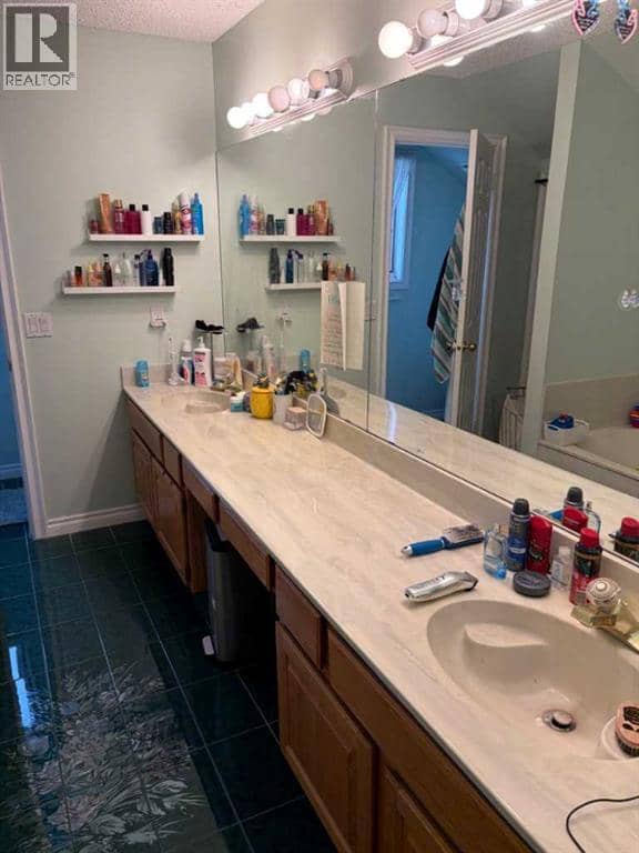 1065 East Chestermere Drive — photo 21 of 40