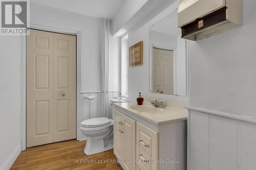 389 King Street — photo 13 of 40